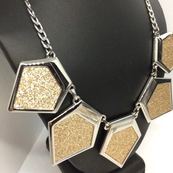 3/$30 EXPRESS GEOMETRIC STATEMENT NECKLACE BIB GOLD SPARKLES SILVER TONE - Picture 5 of 12
